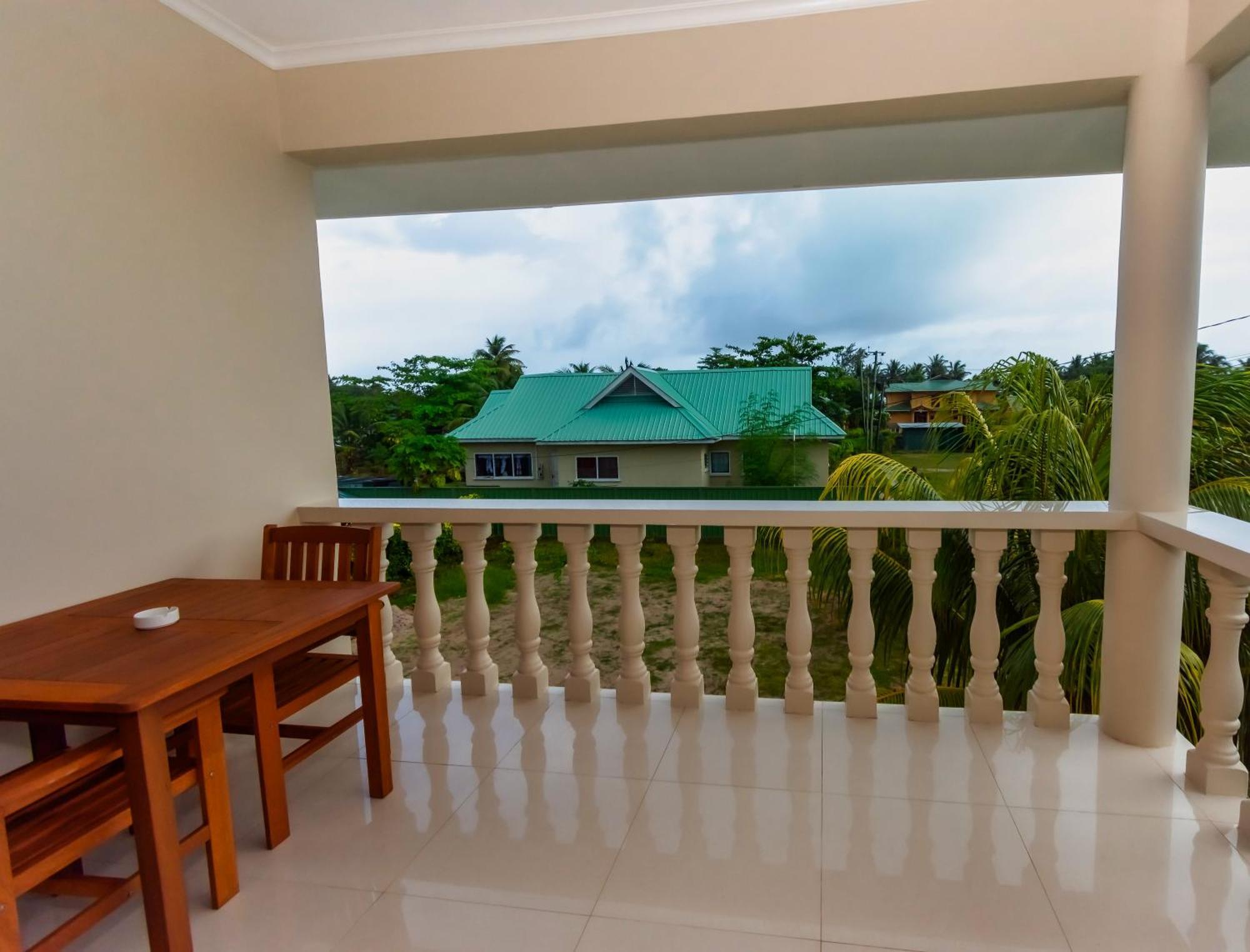 Blue Sky Self Catering Leilighet Grand Anse  Eksteriør bilde