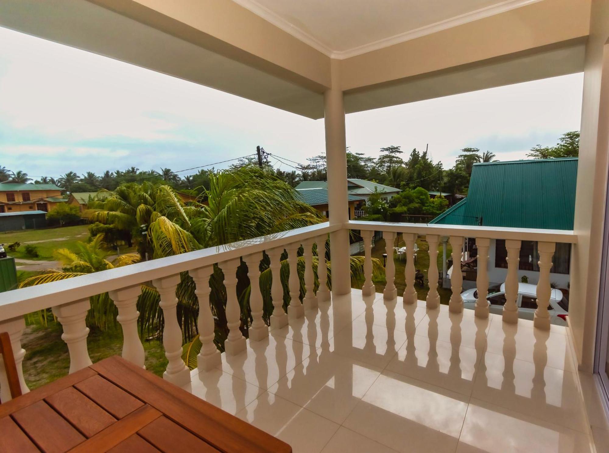 Blue Sky Self Catering Leilighet Grand Anse  Eksteriør bilde