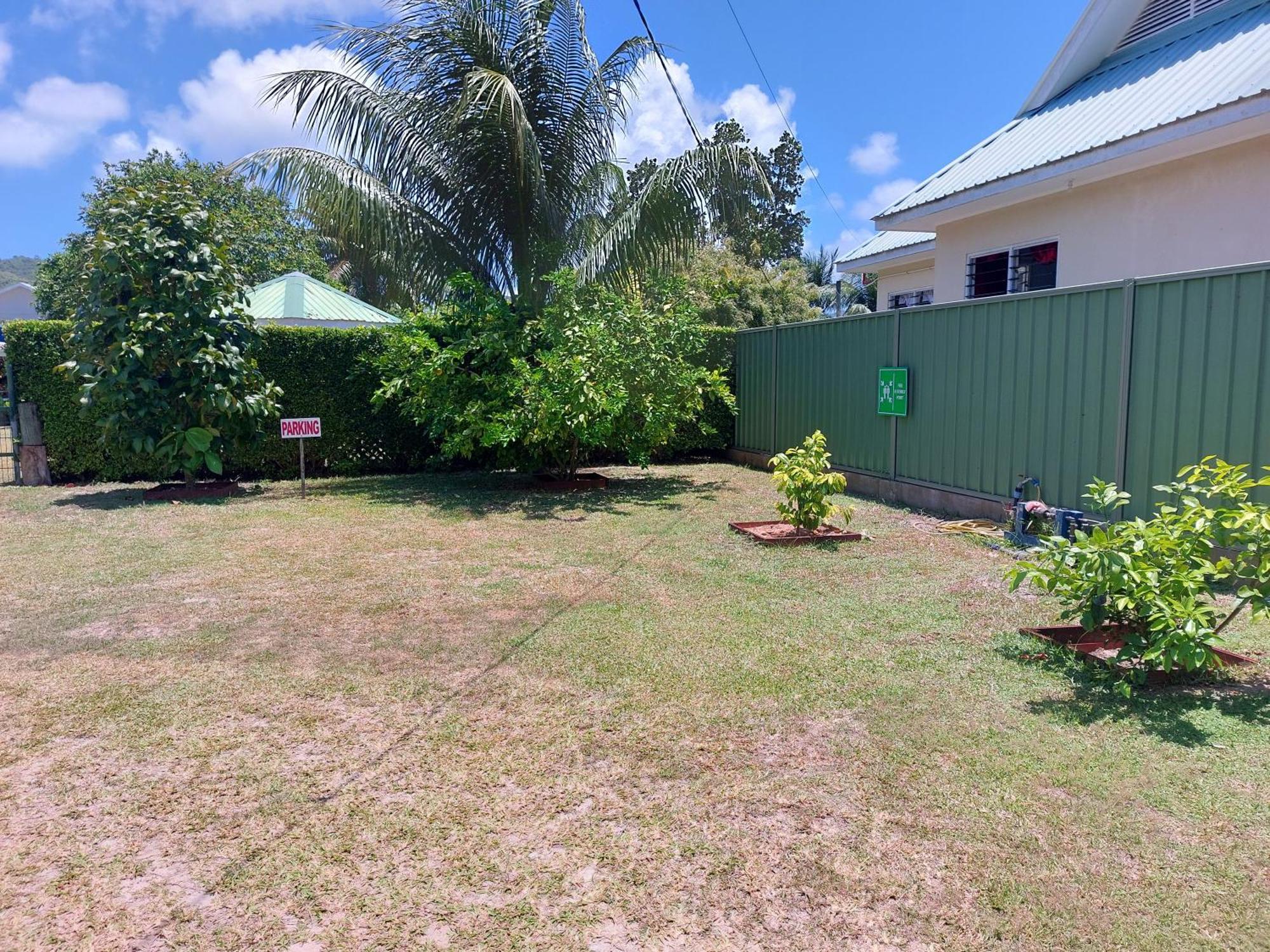 Blue Sky Self Catering Leilighet Grand Anse  Eksteriør bilde